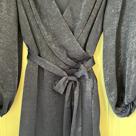 Gal Meets Glam Jennifer - Picture 4 of 6